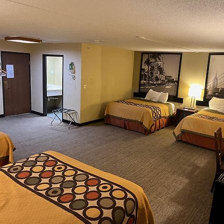 Hotel Super 8 By Wyndham Wichita North Extérieur photo