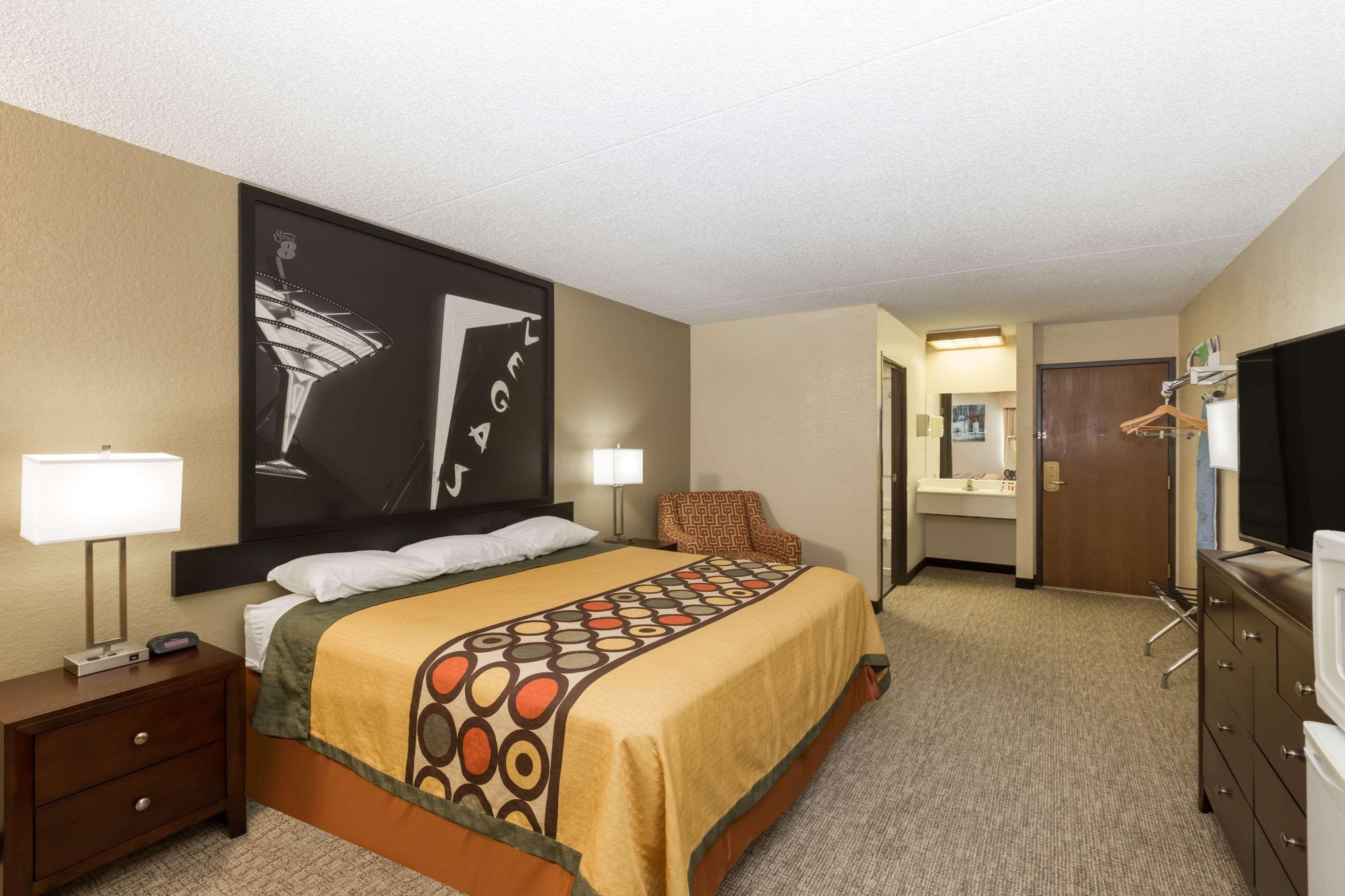 Hotel Super 8 By Wyndham Wichita North Extérieur photo
