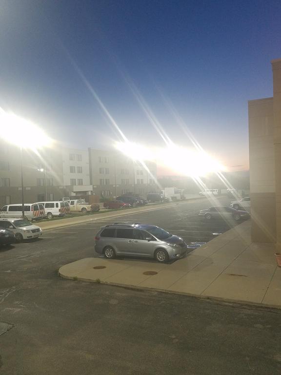 Hotel Super 8 By Wyndham Wichita North Extérieur photo