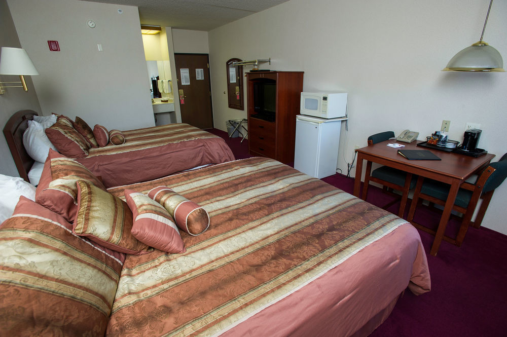 Hotel Super 8 By Wyndham Wichita North Extérieur photo