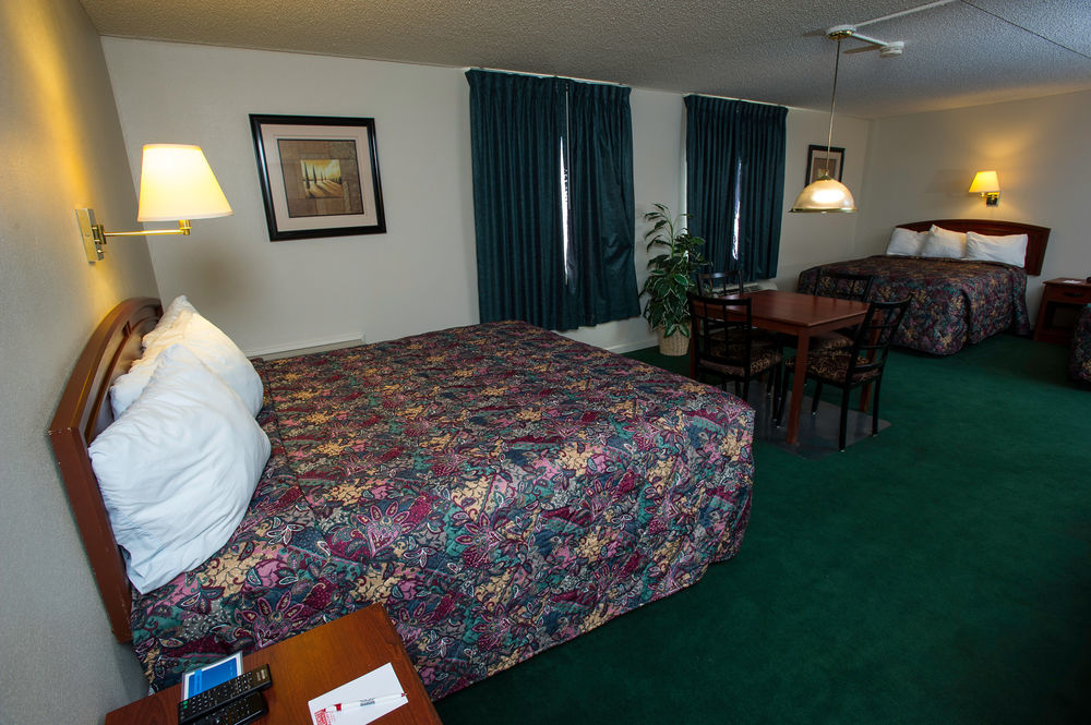 Hotel Super 8 By Wyndham Wichita North Extérieur photo