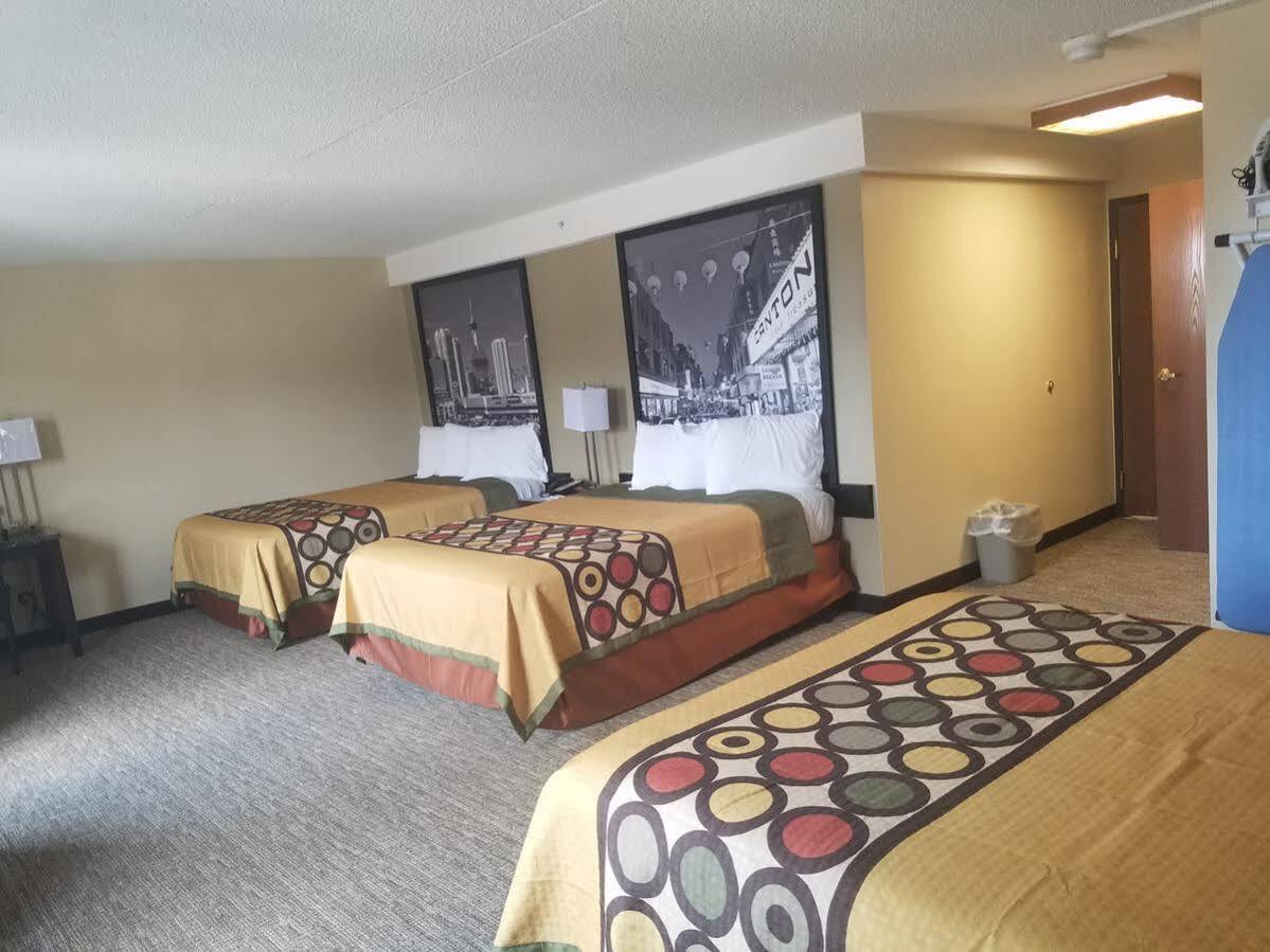 Hotel Super 8 By Wyndham Wichita North Extérieur photo