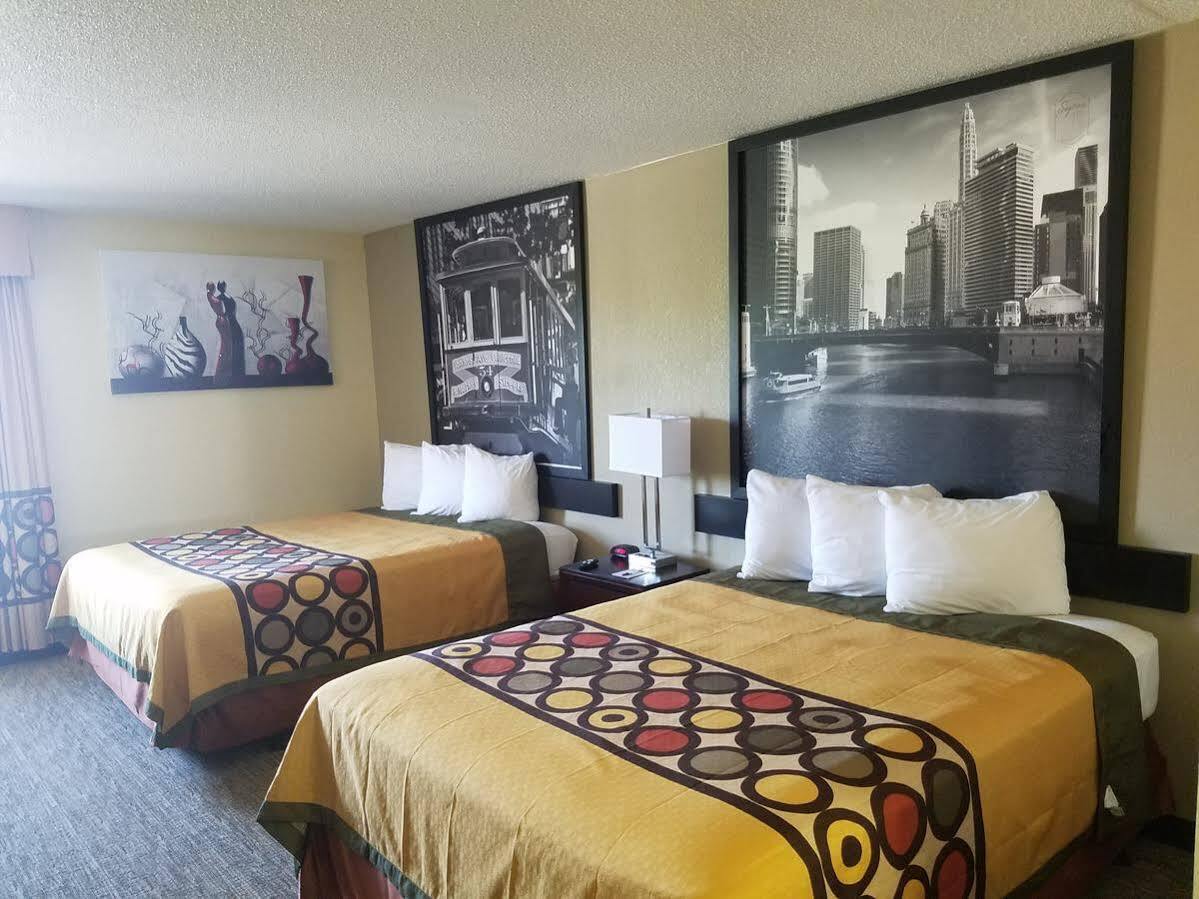 Hotel Super 8 By Wyndham Wichita North Extérieur photo